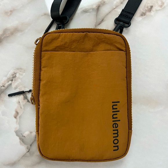 Lululemon easy access crossbody bag - Picture 4 of 7